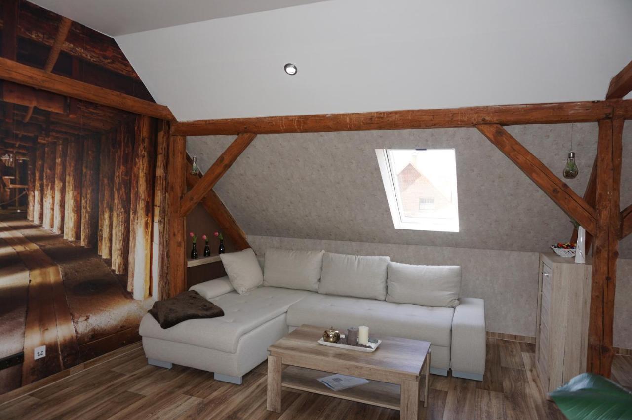 Aussergewoehnliche Dachgeschosswohnung Кёнигслуттер-ам-Эльм Экстерьер фото