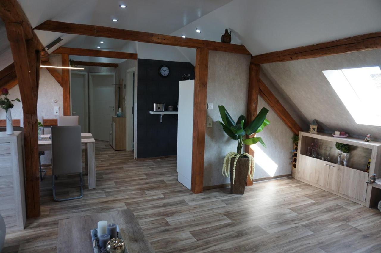 Aussergewoehnliche Dachgeschosswohnung Кёнигслуттер-ам-Эльм Экстерьер фото